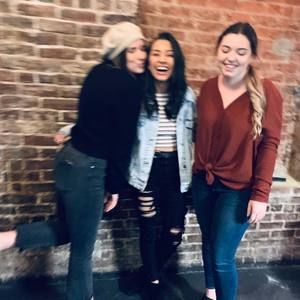 Meet your Posher, Lea